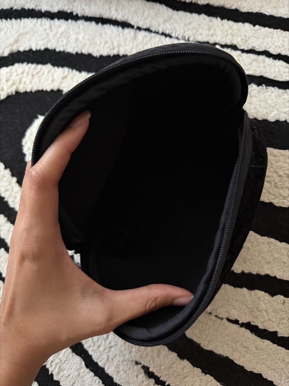 Revlon Black Cosmetic Case - Picture 2 of 3